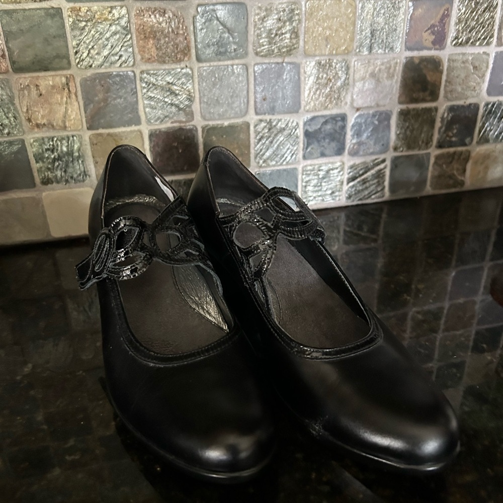 Naot Black Women's Heels with Elegant Detailing
